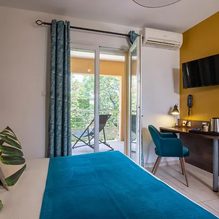 Hotel The Originals City, Côté Sud, Marseille Est 3*